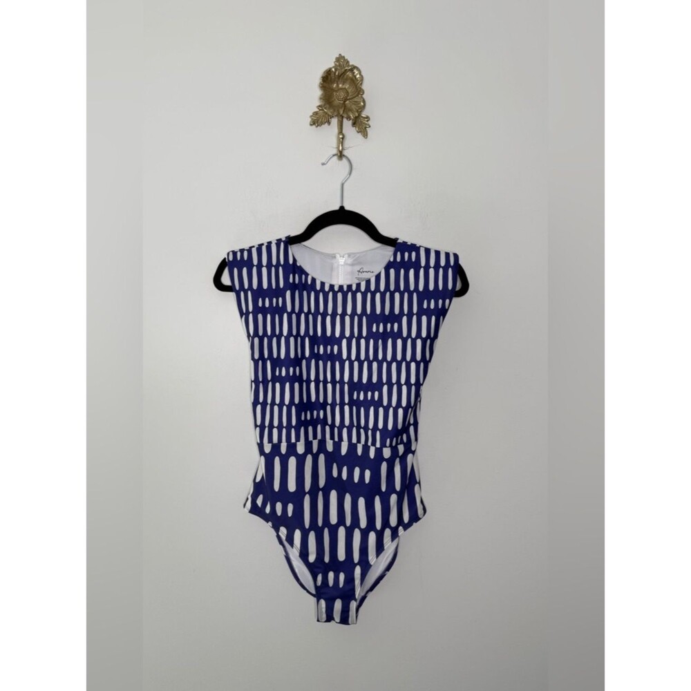 Averie Amada Zip Up One-Piece M